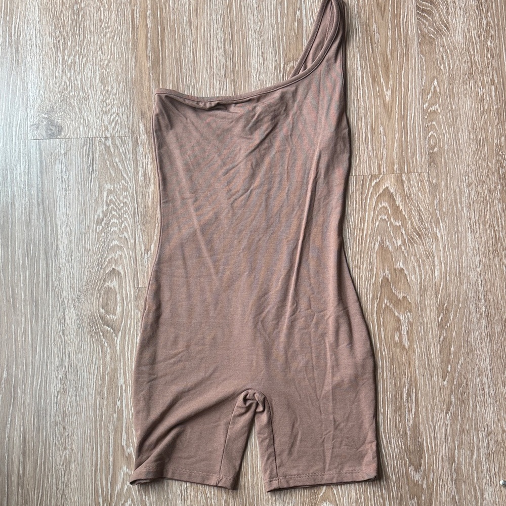 JLUXLABEL One-Shoulder Brown Short Jumpsuit